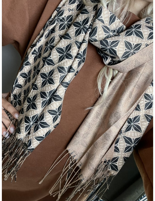 Glammy scarf